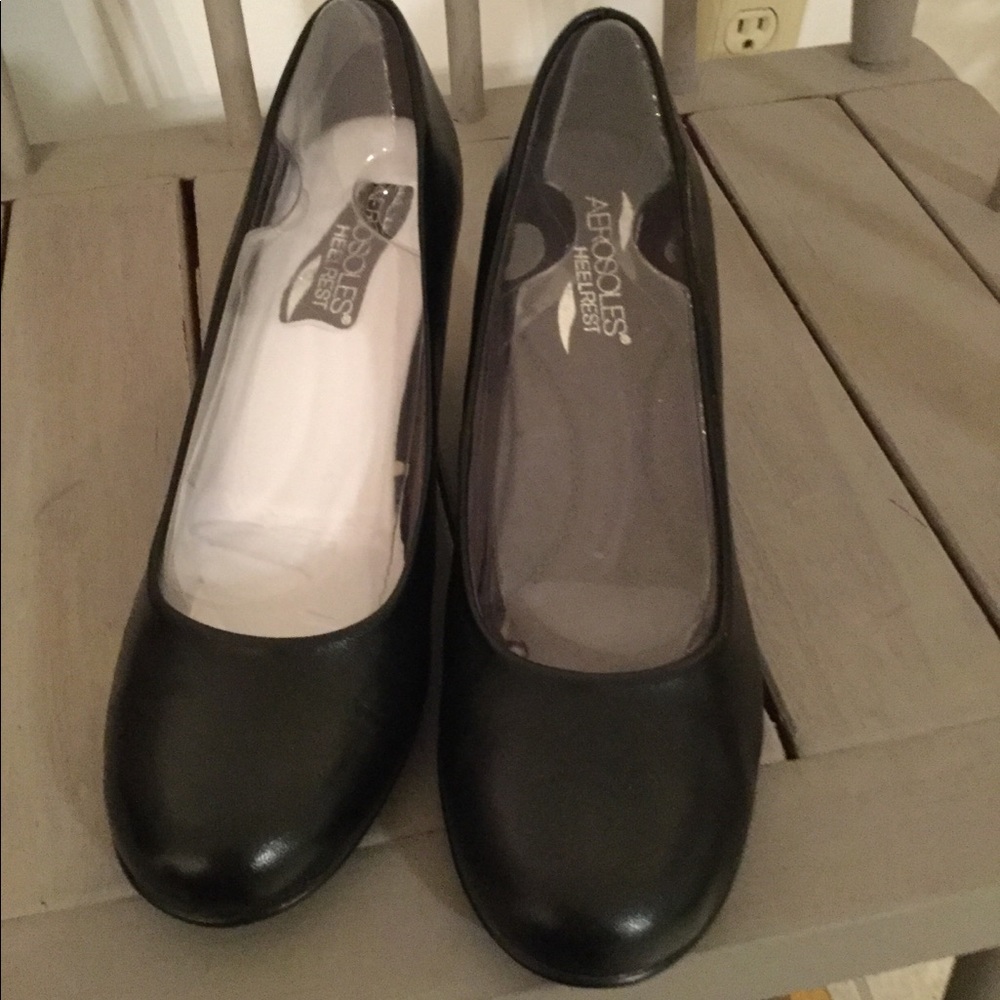 Ladies Aerosoles Major Role Black Leather Heels